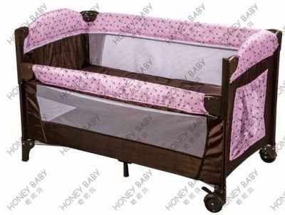 Baby Palypen with One Side Can Be Down and Close to Adult&prime; S Bed/Hot Sale Baby Cribs