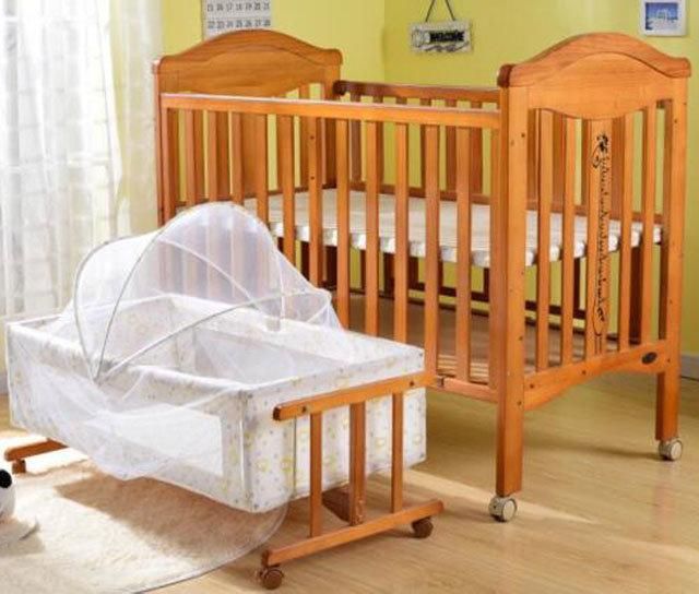 European Eco-Friendly Solid Wood Newborn Stitching Adult Bed Multi-Function Cradle Bed Baby Children′s Crib