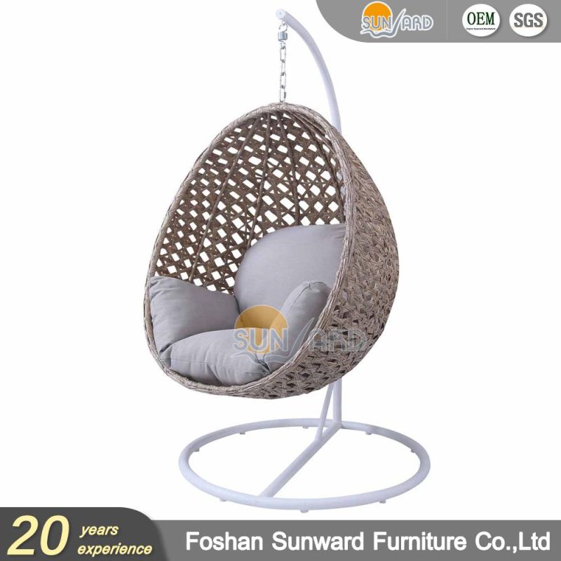 Hot Sale European Modern Leisure Garden Handmade Weaving UV Resistance PE Rattan Wicker Home Resort Hotel Villa Outdoor Hanging Chair with Stand