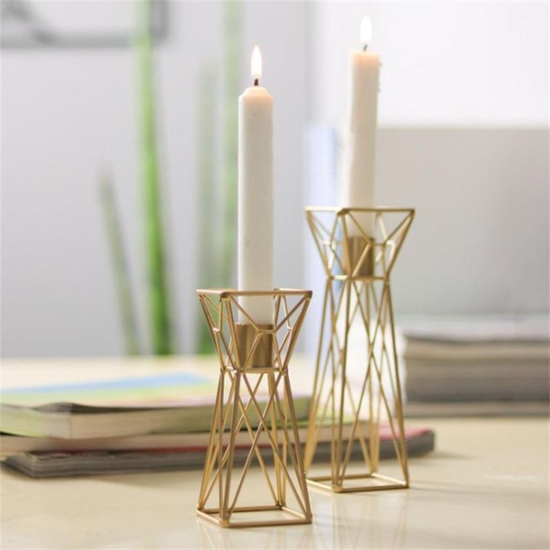 Valentine′ S Day Candlelight Dinner Props Metal Candlestick Ins Creative Single Head Candlestick