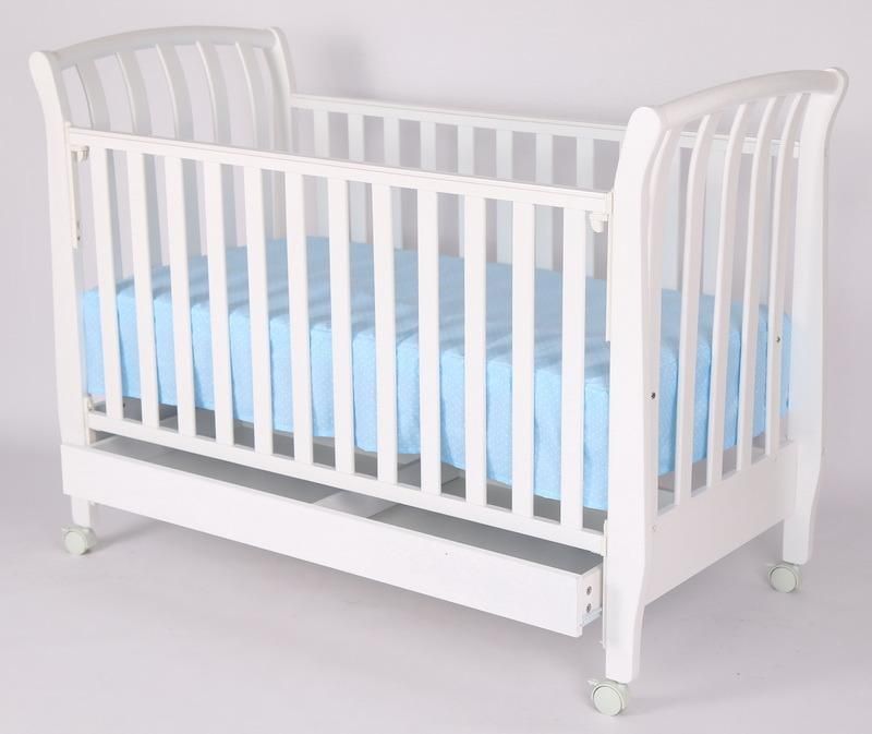 Multifunction Portable Swinging Pine Solid Wooden Baby Cot Crib