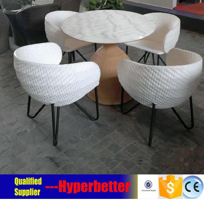 PE Rattan Table with Glass Table Top Garden Table