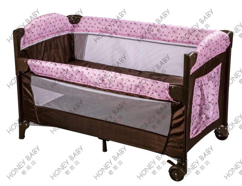 Baby Palypen with One Side Can Be Down and Close to Adult′ S Bed/Hot Sale Baby Cribs