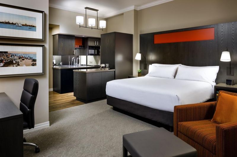 Luxury European Style Master Bedroom Bed Suite Furniture