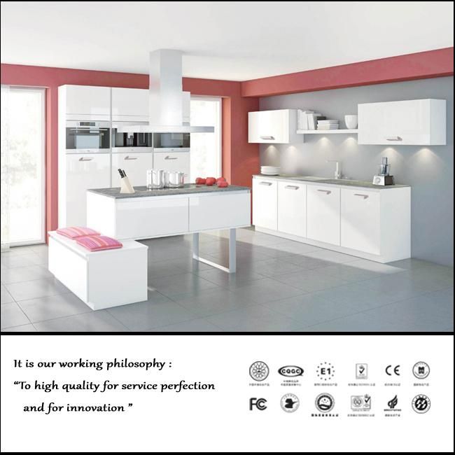 2015 New Design European Style Kitchen Cabinet (ZH-6057)