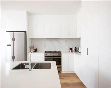 Contemporary Long Lasting Waterproof Creamy White Lacquer Kitchen Cabinet