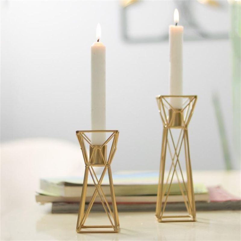 Valentine′ S Day Candlelight Dinner Props Metal Candlestick Ins Creative Single Head Candlestick