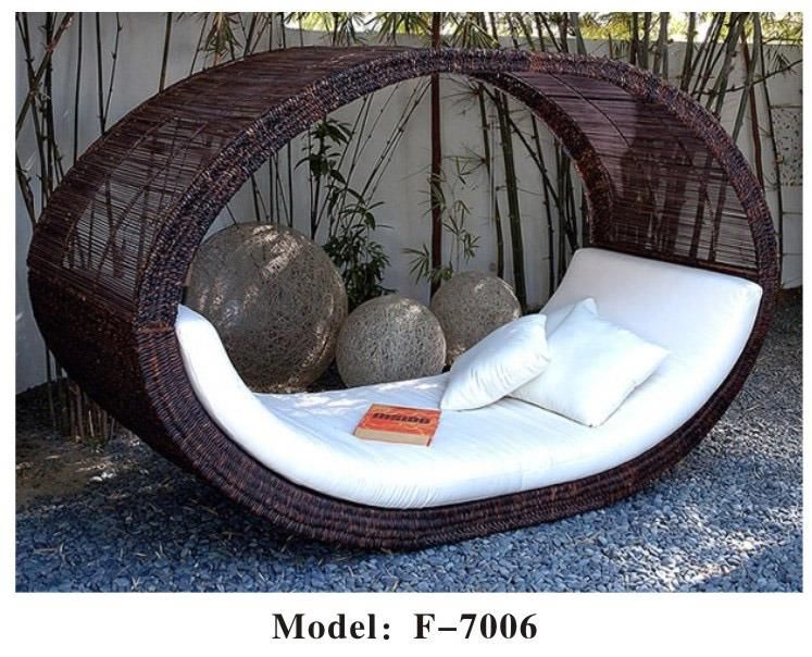 Modern Garden Line Waterproof Round Cast Aluminum Frame Outdoor Rattan Daybed